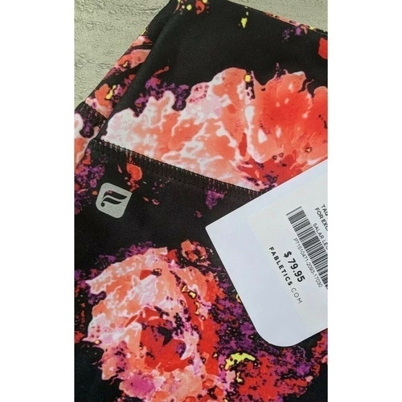 NWT Fabletics Salar "Get to Know Me" Leggings - Picture 3 of 4